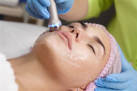 Radiofrequenza al viso: che cos’è e quali sono i benefici | DonnaD