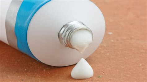 Pomada antibiótica para el acné.