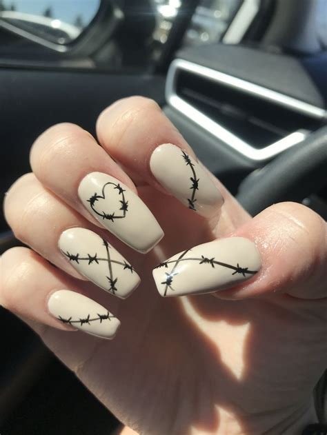 Pin by 𝐒𝐰𝐞𝐞𝐭𝐞𝐧𝐞𝐫 𝐁𝐮𝐭𝐞𝐫 on ️ | Funky nails, Gel nails, Punk nails