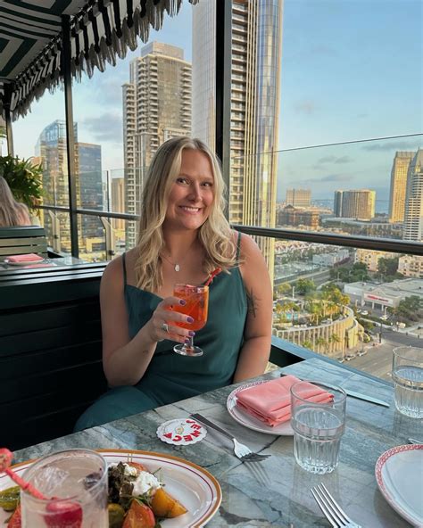 Emily Ray (@em_ray) • Instagram photos and videos