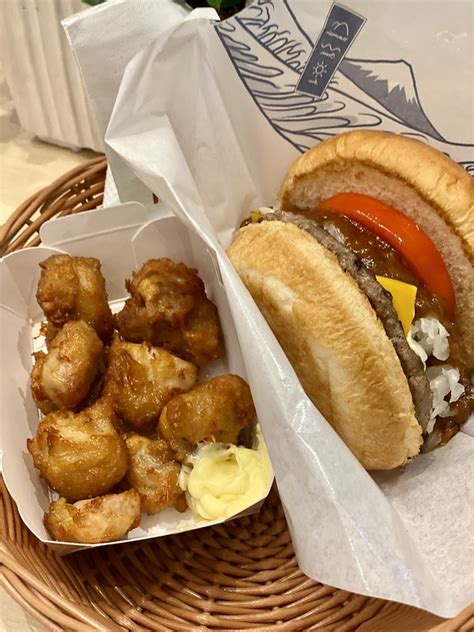 Japanese-style burgers and more from MOS Burger – Jellybeans in the City