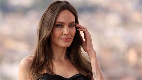 Angelina Jolie: Hollywood Is Not A 'Healthy Place', Plans To Leave