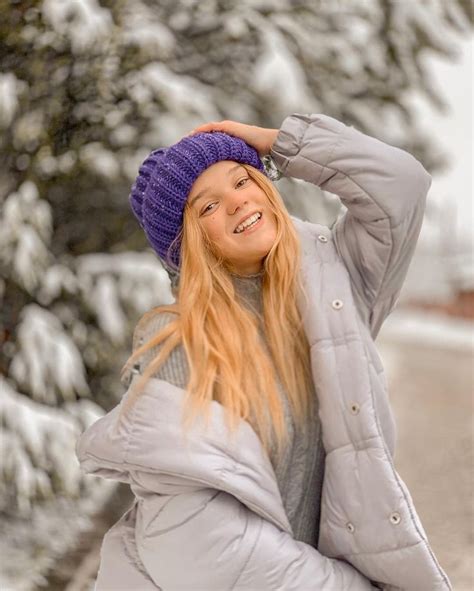 Юля Верба in 2022 | Winter hats, Fashion, Julia