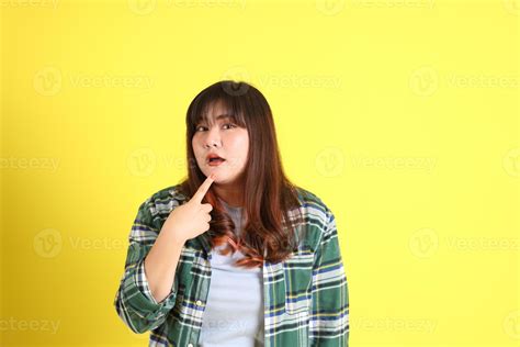 Chubby Asian Woman 7540996 Stock Photo at Vecteezy