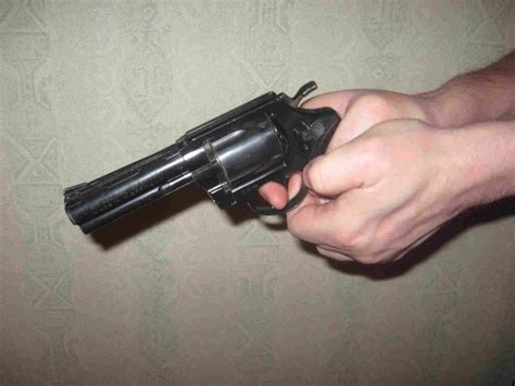 Как надо держать пистолет стр 2 : Guns.ru Talks