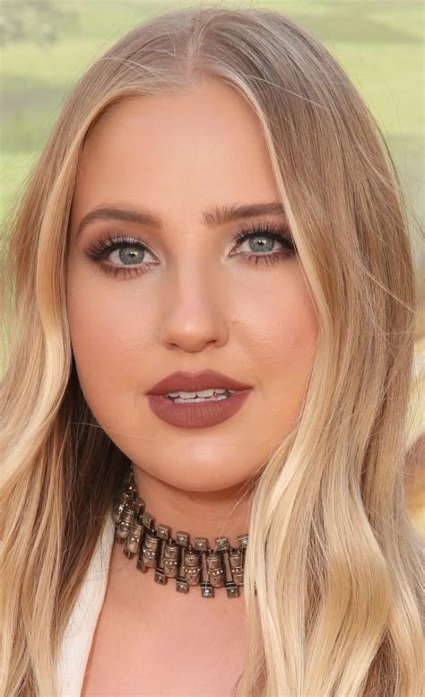 Veronica Dunne - Height, Age, Bio, Weight, Body Measurements, Net Worth