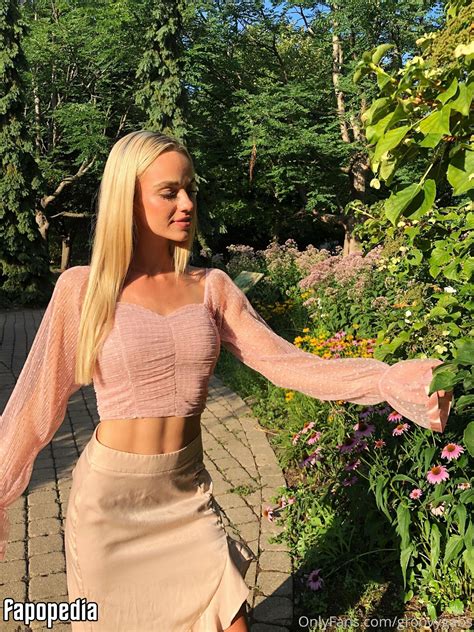 10 Things Experts Learned From The Emileexo OnlyFans Leak Image 2