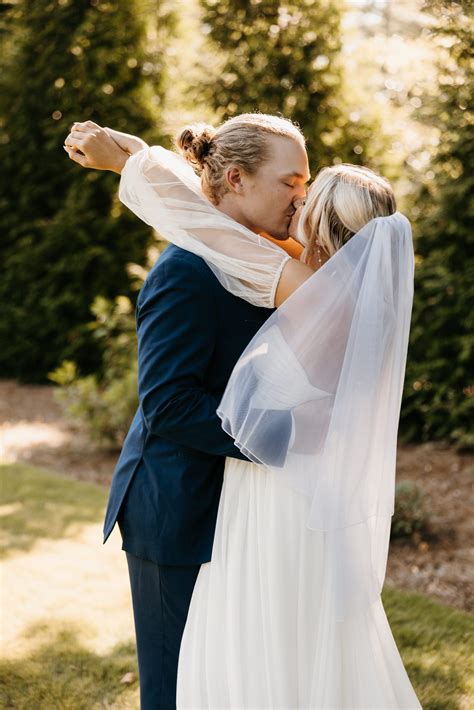 Coy + Megan Summer Wedding at Southern Charm | caitlindphotos.com