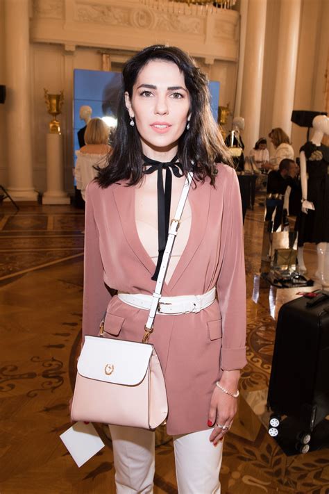 Снежина Кулова, блогер | Coach dinky crossbody, Blazer, Women's blazer