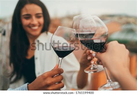 rooftop bar wine royalty  images stock  pictures