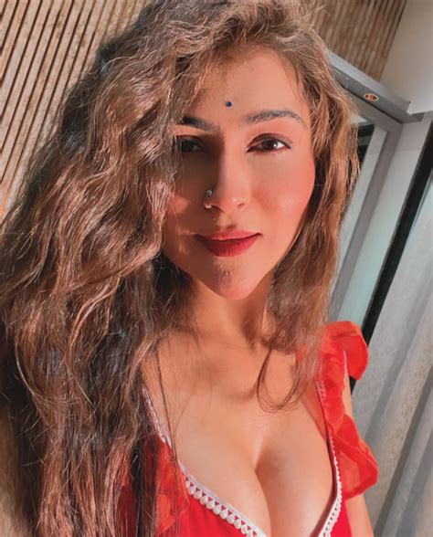 Hiral Radadiya (@_hiral_radadiya_) • Instagram photos and videos