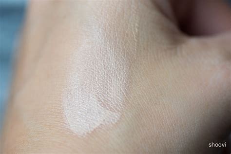 Увлажняющий крем для лица с оттеночным эффектом Bobbi Brown Nude Finish ...