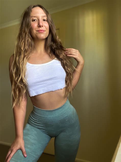 Ang (u/AngKayyOF) - Reddit