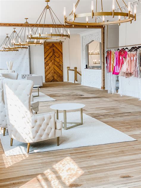 Charlotte & Emerson – Charlotte & Emerson