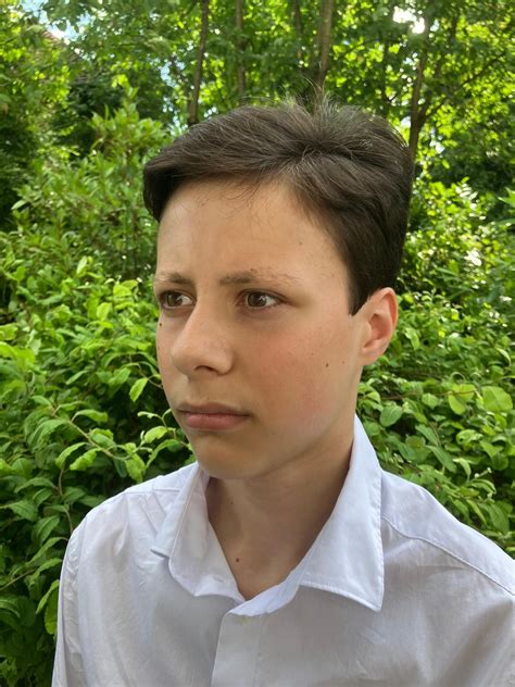 Here's What Happens When Hundreds of Starlink Satellites Burn Up in