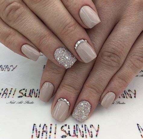 uñas bonitas con piedras sencillas | uñas bonitas