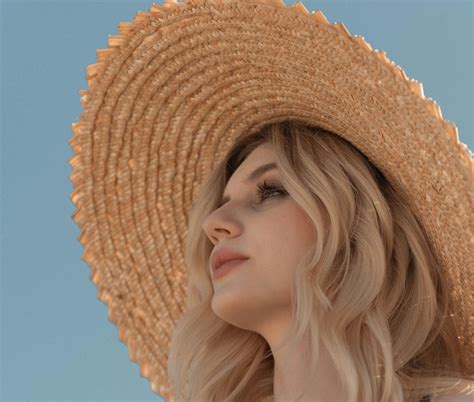 Women Big Bobs Photos, Download The BEST Free Women Big Bobs Stock