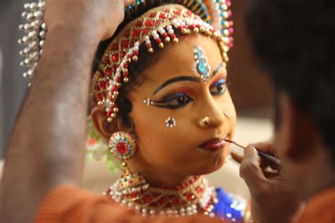 Pin on 5 Easy Steps for Glam Festive Make-up