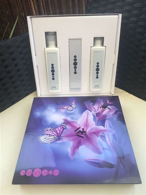 Pin by sandie.wiggins on Essens | Fragrance gift set, Essential oil ...