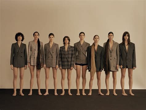 Carlota Guerrero and the naked beauty of women | Collater.al