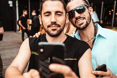 ¡Mira la espectacular presentación de Dimitri Vegas & Like Mike desde ...