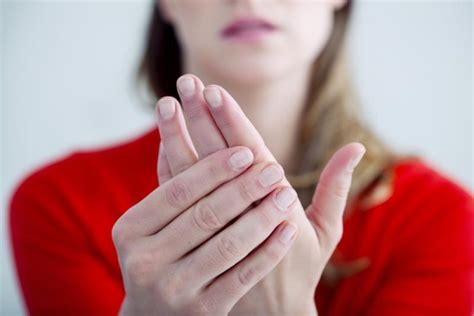 Безымянный палец длиннее указательного? Это многое расскажет о вашем ...