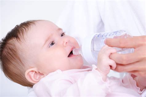 Quando O Bebe Começa A Gargalhar - Quando o bebê começa a agarrar bebês - Mães e filhos