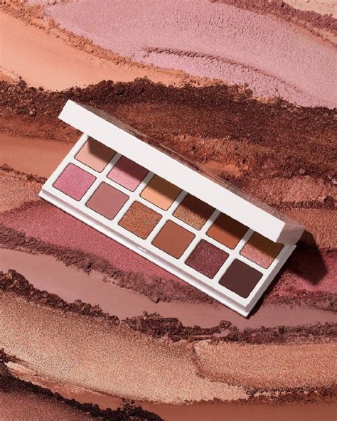 Fenty Beauty представили лимитированную палетку теней
