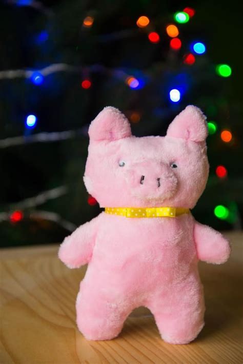 Мягкая интерьерная игрушка из нежного розового плюша украсит ваш ...