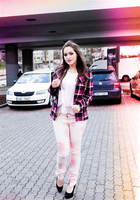 Kendra Star | Scrolller