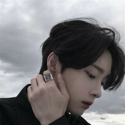 ↱ ɢ ᴏ ʟ ᴅ ᴇ ɴ ɢ ʟ ᴏ s s 황금빛 광택 ↲ | 짧은 픽시 헤어컷, 픽시 헤어컷, 픽시 헤어스타일