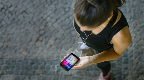 Your Gym Selfie Is Ruining My Workout | Glamour