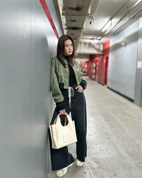 Chrissie Chau 周秀娜