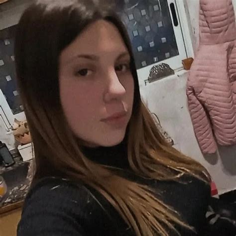 cande (@cannde_lavera) • Threads, Say more