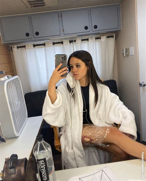 Jenna Ortega Nude, OnlyFans Leaks, Fappening - FappeningBook