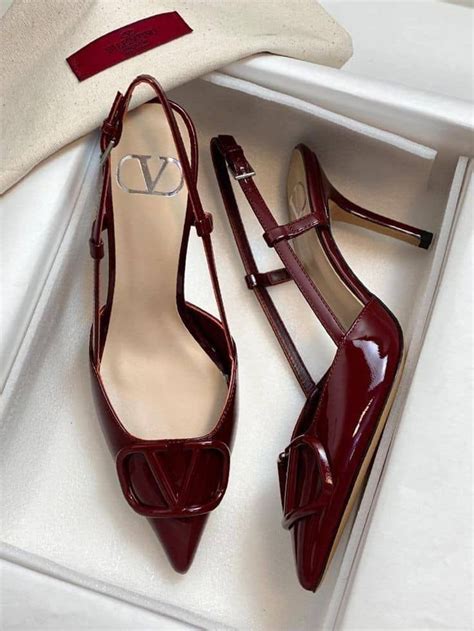 valentino cherry red heels saltos vermelhos saltos bonitos sapatos