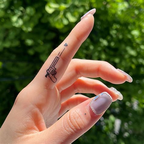 learn   side finger tattoos unmissable billwildforcongress