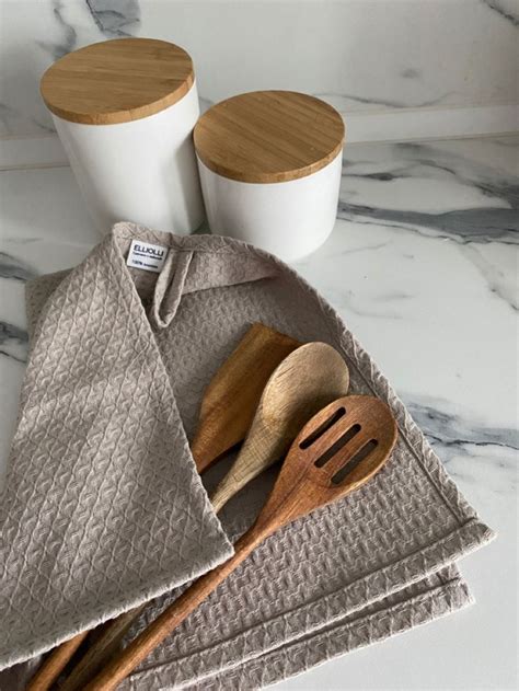 Полотенце с жаккардовой фактурой | Fabric photography, Linen tableware ...