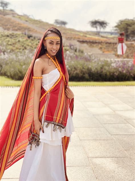 Somali tradition dress | Traditional outfits, Somali clothing, Culture