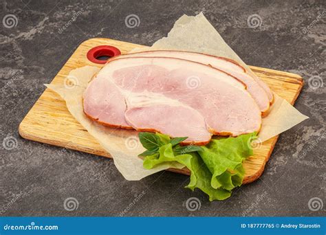 panza de cerdo cortada  bordo imagen de archivo imagen de primer