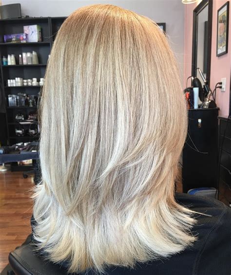 7 Layered Medium Hairstyles To Elevate Your Thin Locks