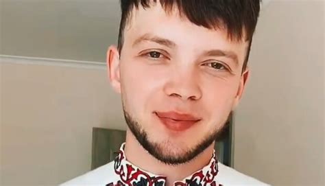 Переможець "Голос країни" Сергій Лазановський засвітився в обіймах Наді ...