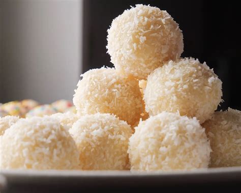 easy coconut balls    ingredients
