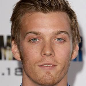 Jake Abel - Net Worth 2025, Age, Height, Bio, Birthday, Wiki ...