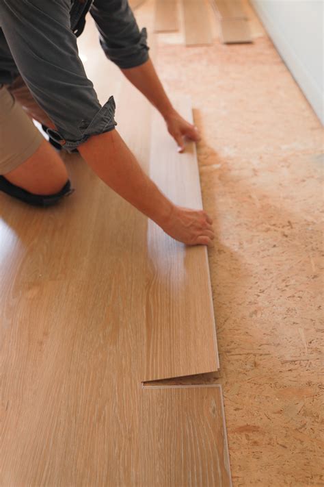 How To Install Expressa Click Vinyl Plank Flooring | Floor Roma