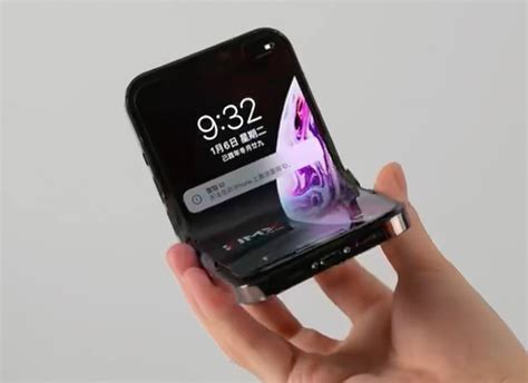 Apple iPhone V: Functional foldable iPhone presented in clamshell form ...