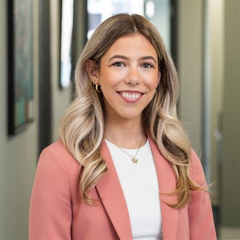 Corporate Lawyer Salaries and Compensation in Ottawa, Ontario 15