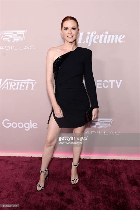 Sarah Drew's feet
