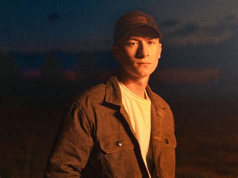 Indigo (feat. Avery Anna) song by Sam Barber feat. Avery Anna from