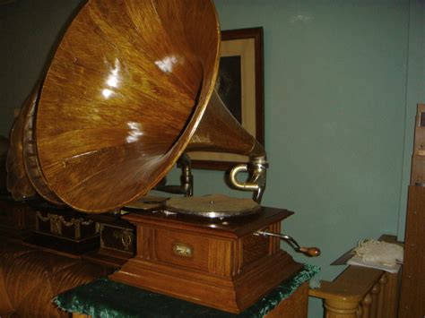 Граммофоны - Maestro Gramophone